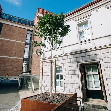 Becycle Sustainable And Travel 3*