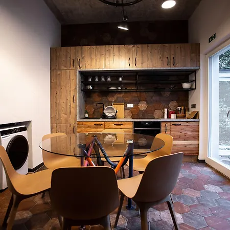 Becycle Sustainable And Travel 公寓式酒店 马里博尔